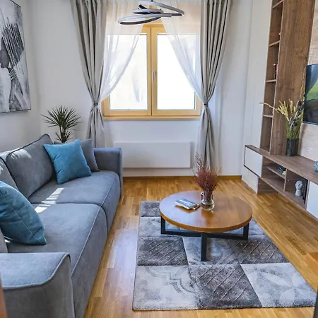 Golden View Apartment *